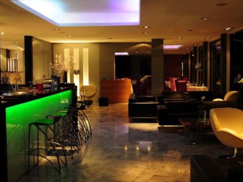 Hotel Le Versailles Вильфранш-сюр-Мер Экстерьер фото